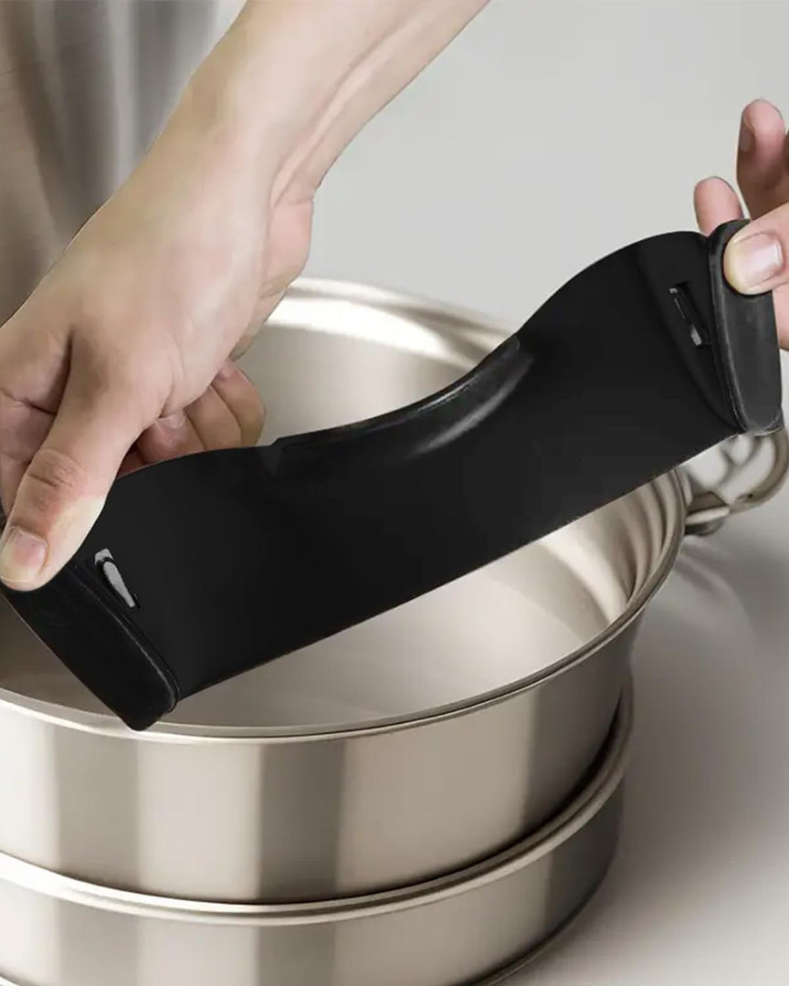 Silicone Clip-On Kitchen Strainer – Heat-Resistant Colander for Pasta, Vegetables & Pots (Black)